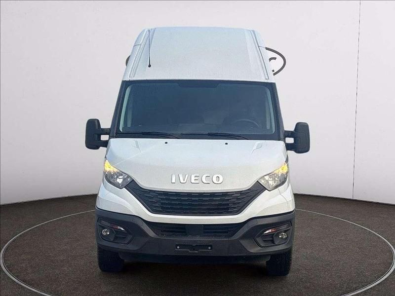 Usata Iveco Daily 156 CV (114 kW) 2021 Bianco pastello Furgone