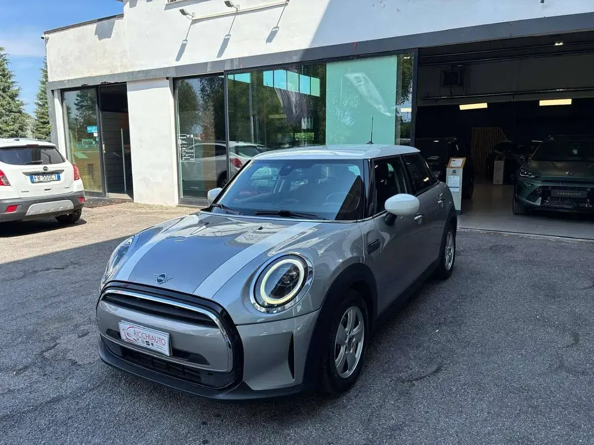 Usata Mini Cooper Essential 136 CV (100 kW) 2023 Grigio Utilitaria