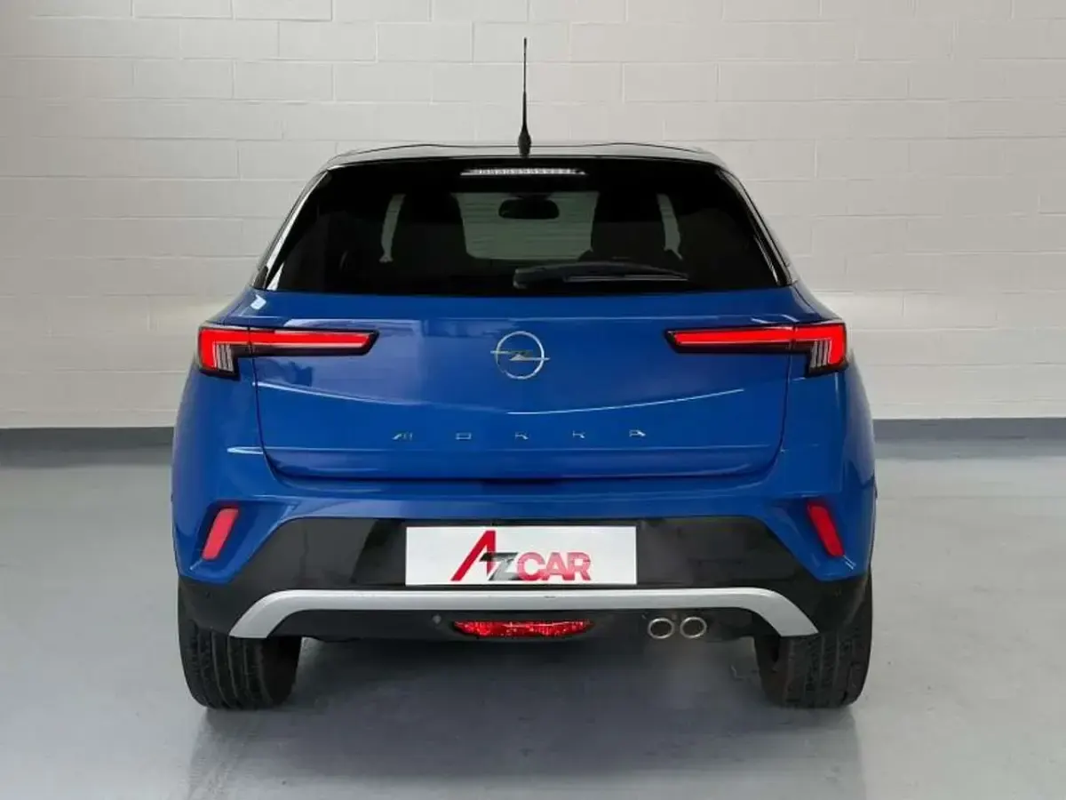 Usata Opel Mokka Ultimate 131 CV (96 kW) 2022 Bicolore tetto nero/blu SUV