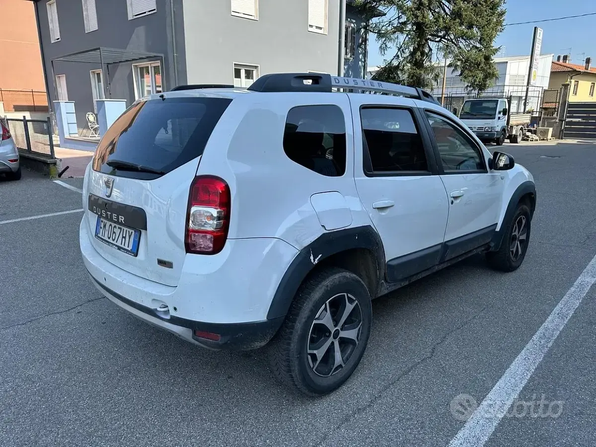 Usata Dacia Duster 110 CV (80 kW) 2017 Bianco SUV