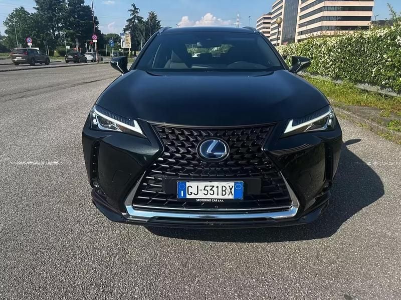 Usata Lexus UX 152 CV (111 kW) 2022 Nero SUV