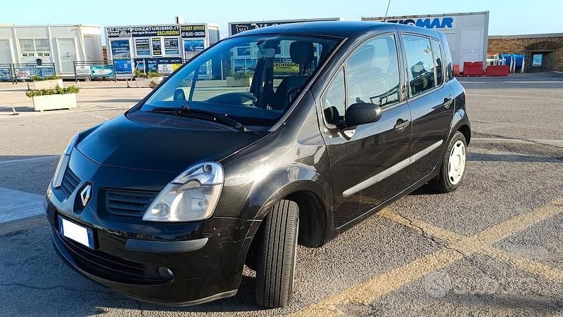 Nero Usata 2007 Renault Modus Monovolume | 2000 € (Buon prezzo) - Immagine 1/4