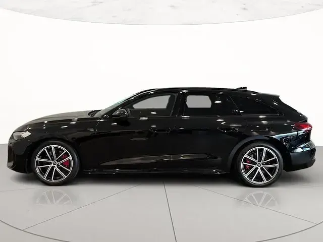 Usata Audi A5 S-Line 299 CV (219 kW) 2025 Nero mythos metallizzato Station wagon