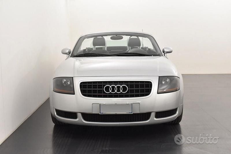 Usata Audi TT Roadster 150 CV (110 kW) 2003 Grigio Cabrio