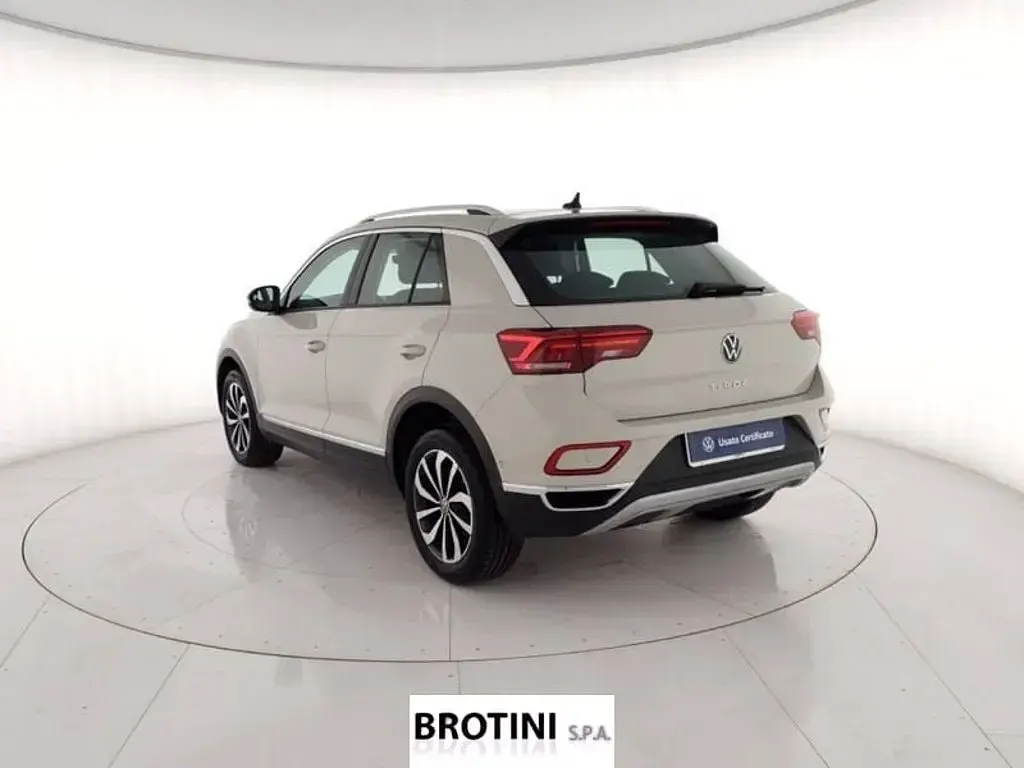 Usata VW T-Roc Style 150 CV (110 kW) 2023 Grigio metallizzato SUV