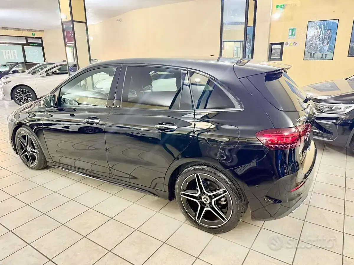 Usata Mercedes B180 Advanced Plus 116 CV (85 kW) 2023 Nero Utilitaria