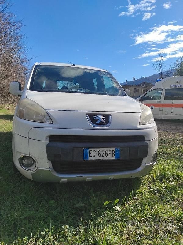 Usata Peugeot Partner 109 CV (80 kW) 2012 Bianco Monovolume