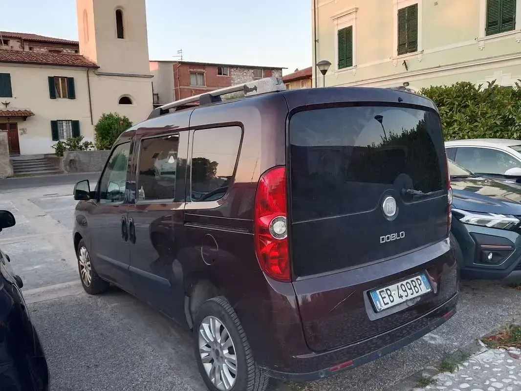 Usata Fiat Doblò Dynamic 135 CV (99 kW) 2010 Marrone Monovolume