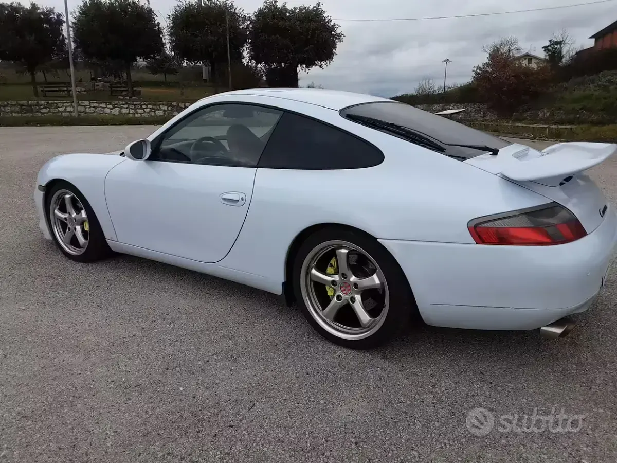 Usata Porsche 911 Carrera 320 CV (235 kW) 2022 Bianco Coupé