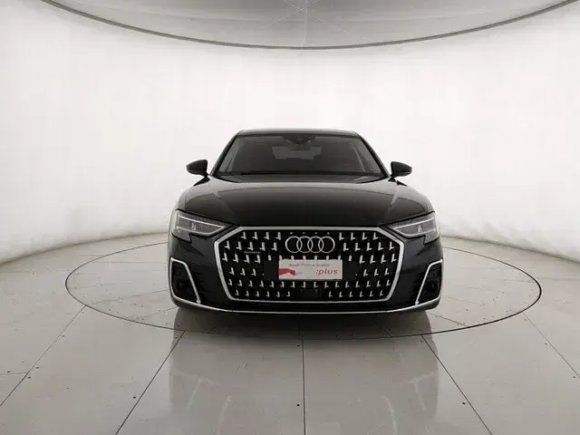 Usata Audi A8 Ambiente 286 CV (210 kW) 2025 Blu firmamento metallizzato Berlina