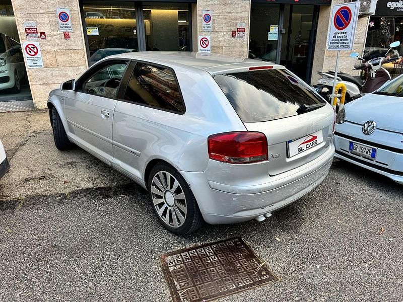 Grigio Usata 2004 Audi A3 Ambition Tre volumi | 1990 € (Super prezzo) - Immagine 1/4