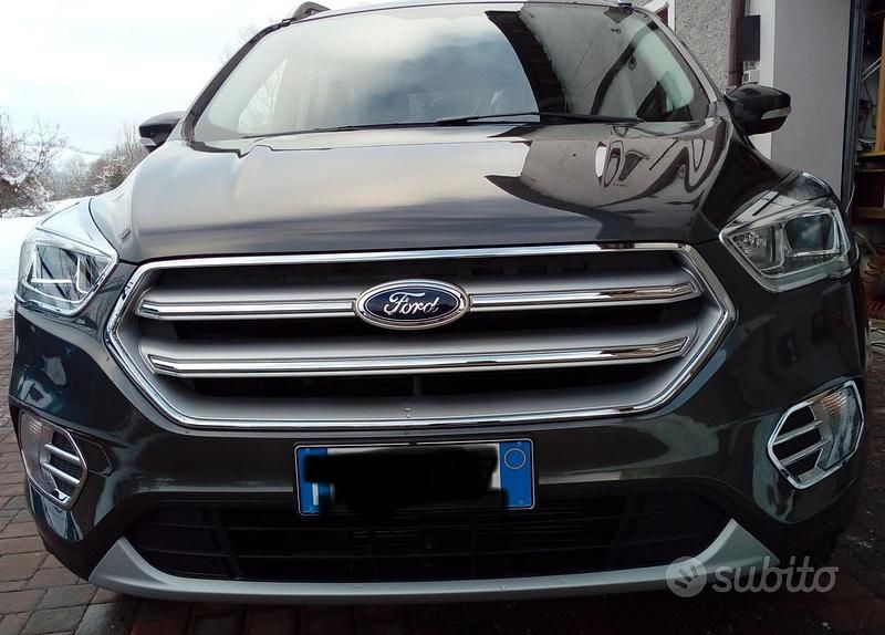 Usata Ford Kuga 120 CV (88 kW) 2019 Grigio SUV