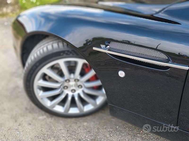 Usata Aston Martin Vanquish 466 CV (342 kW) 2002 Nero Coupé