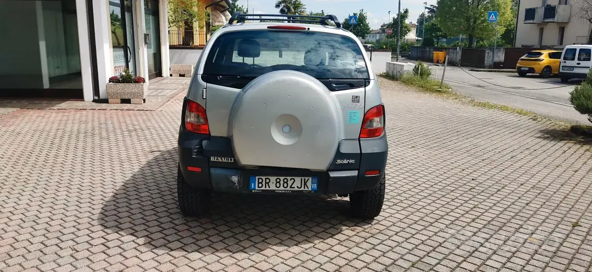 Usata Renault Scénic 115 CV (84 kW) 2001 Grigio Monovolume