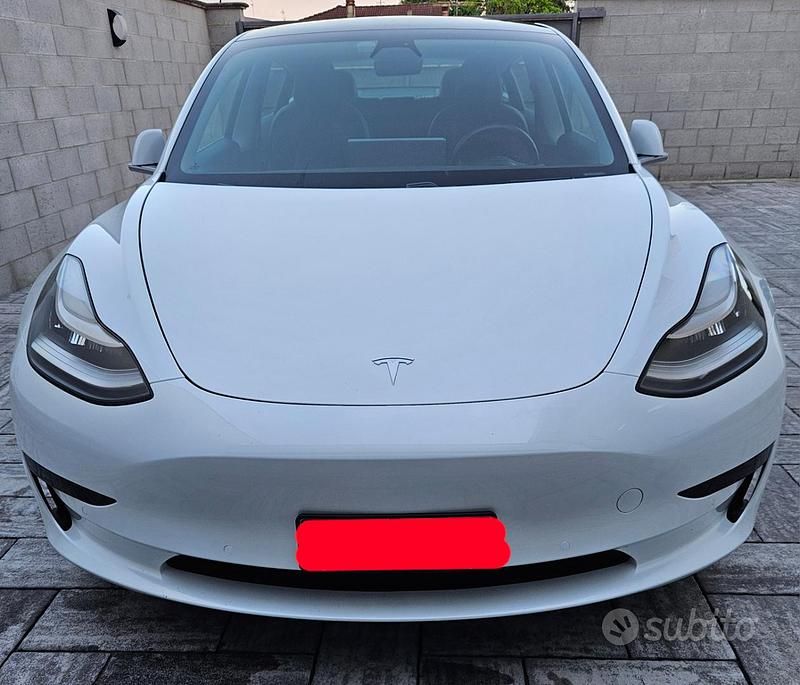 Usata Tesla Model 3 Standard Range Plus 239 kW (325 CV) 2020 Bianco Berlina