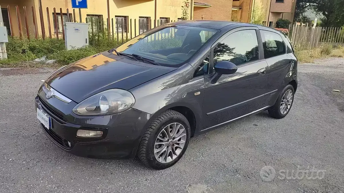 Usata Fiat Punto Evo Dynamic 69 CV (50 kW) 2011 Utilitaria