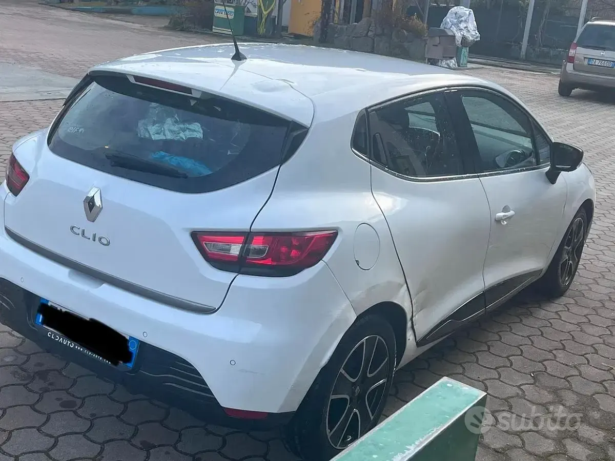Usata Renault Clio IV 73 CV (53 kW) 2014 Bianco Berlina