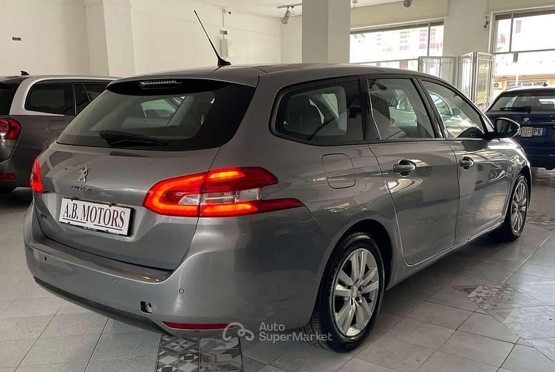 Usata Peugeot 308 SW Business-Line 131 CV (96 kW) 2019 Gray Station wagon