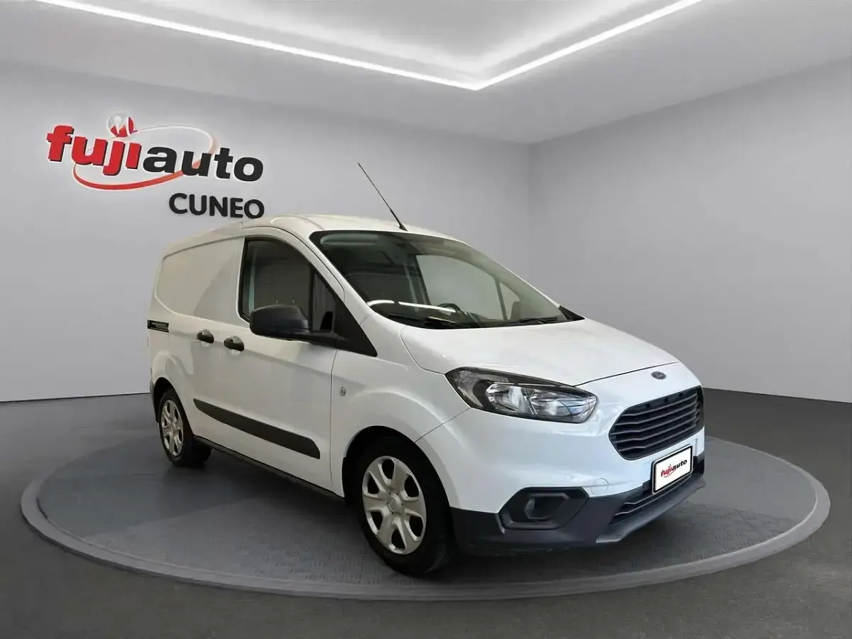 Usata Ford Transit Courier Titanium 101 CV (74 kW) 2022 Bianco Furgone