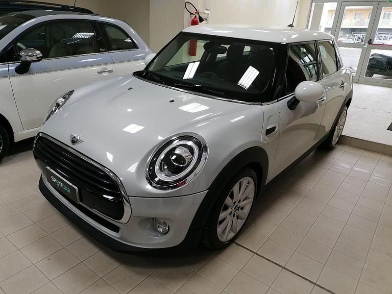 Usata Mini Cooper D 116 CV (85 kW) 2019 Grigio Utilitaria