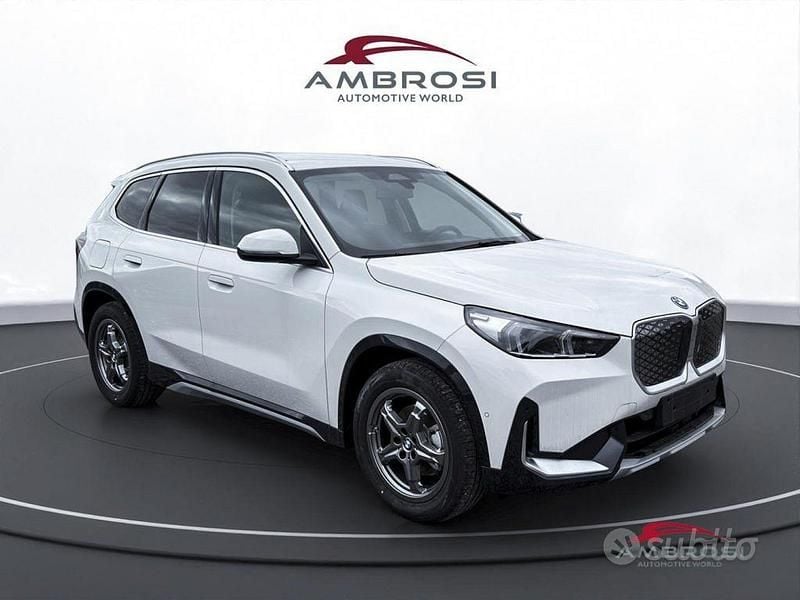 Usata BMW iX1 xLine 150 kW (204 CV) 2025 Alpin white pastello SUV