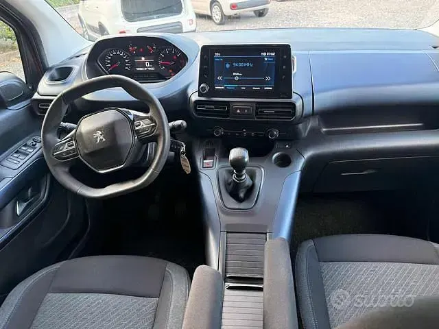 Usata Peugeot Rifter Allure 131 CV (96 kW) 2019 Grigio Monovolume