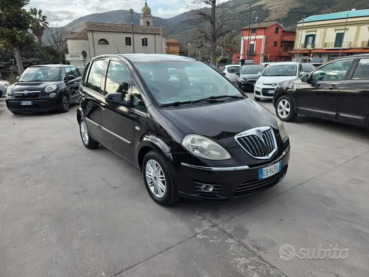 Usata Lancia Musa S 95 CV (69 kW) 2010 Marrone Monovolume