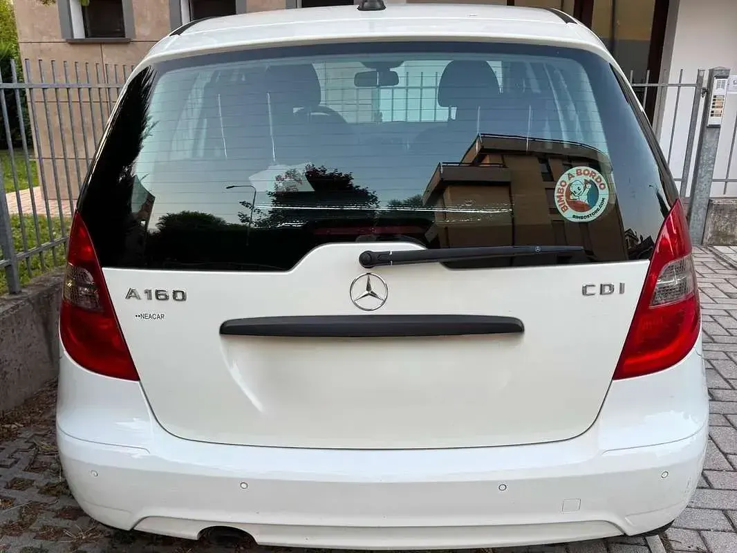 Usata Mercedes A160 Premium 82 CV (60 kW) 2012 Bianco Utilitaria