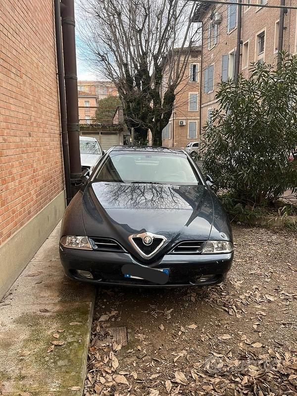 Second-hand Alfa Romeo 166 Distinctive 140 CP (102 kW) 2001 Negru Berlinǎ