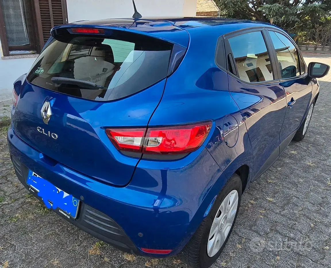 Usata Renault Clio 75 CV (55 kW) 2018 Bluazzurro Utilitaria
