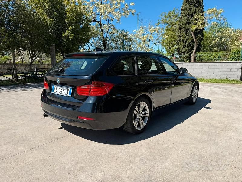 Usata BMW 318 143 CV (105 kW) 2013 Nero Station wagon