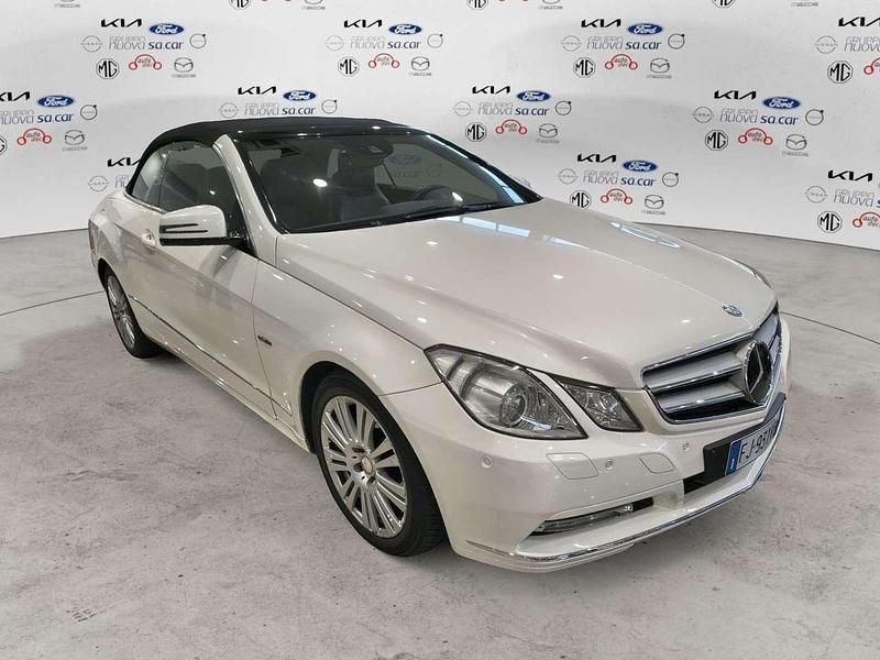 Usata Mercedes E300 Avantgarde 252 CV (185 kW) 2012 Bianco Berlina