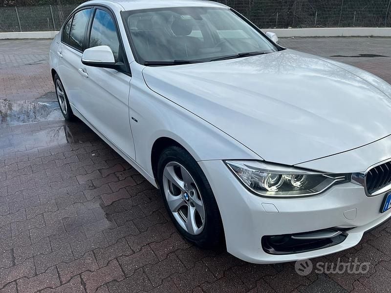 Usata BMW 320 Sport Line 164 CV (120 kW) 2012 Bianco Berlina