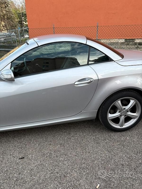Usata Mercedes SLK200 163 CV (119 kW) 2005 Grigio Cabrio
