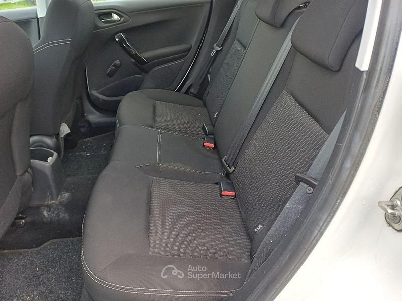 Usata Peugeot 208 Allure 82 CV (60 kW) 2016 Bianco Utilitaria