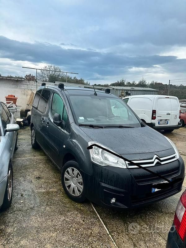 Usata Citroën Berlingo 120 CV (88 kW) 2017 Grigio Monovolume