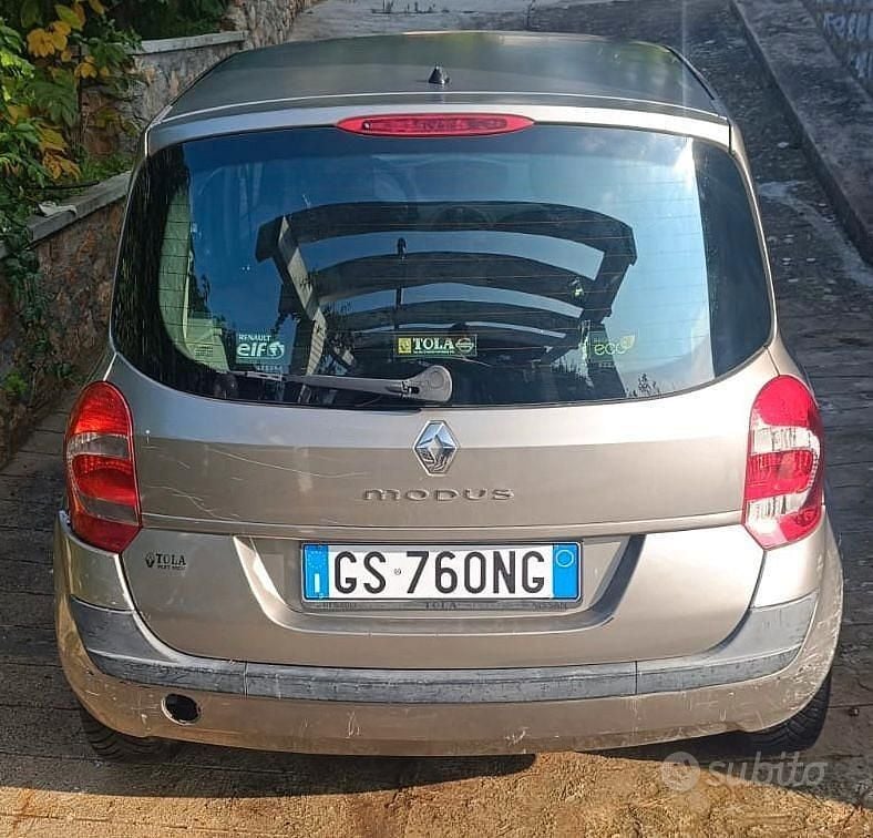 Usata Renault Modus 75 CV (55 kW) 2010 Grigio Monovolume