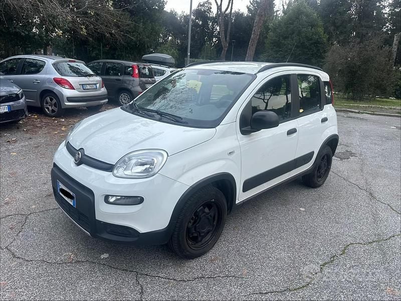Usata 2019 Fiat Panda 4x4 Due volumi | 7900 € - Immagine 1/4