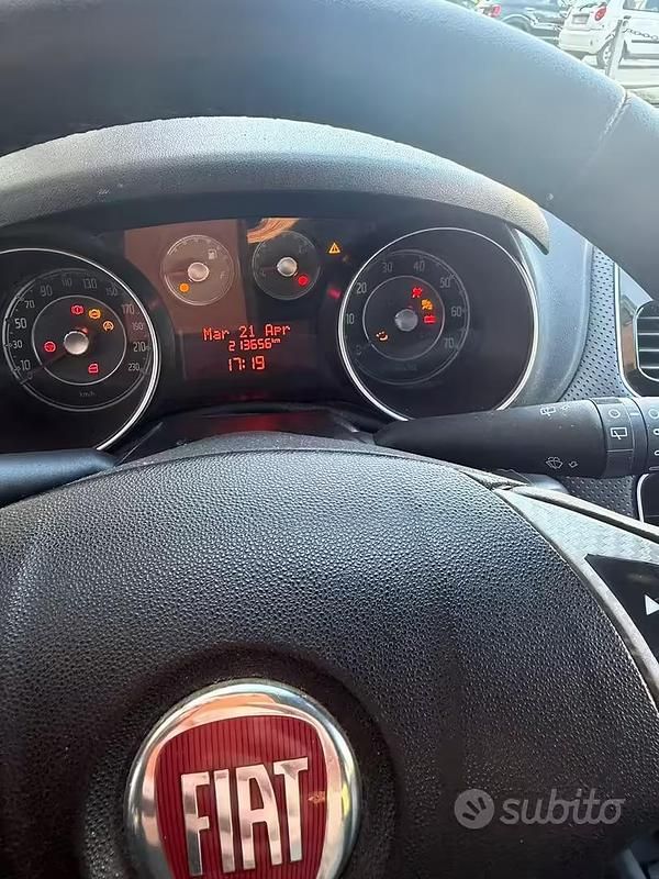 Usata Fiat Punto Evo 75 CV (55 kW) 2012 Blu Utilitaria