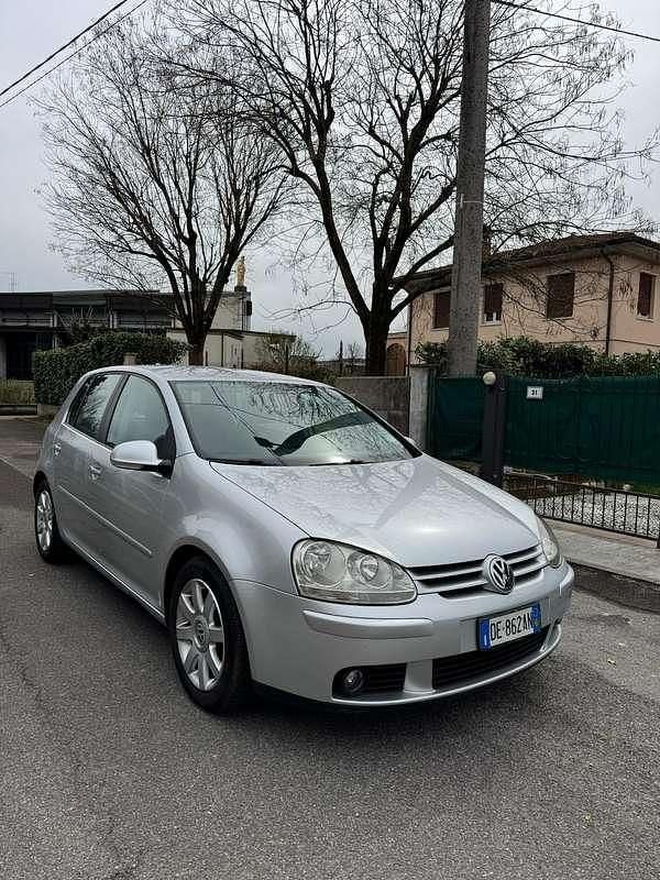 Usata VW Golf V Sportline 105 CV (77 kW) 2007 Berlina