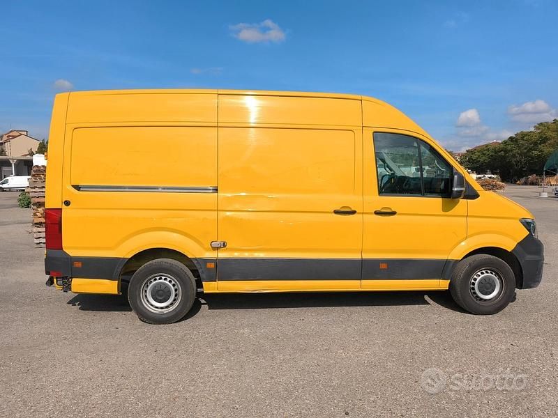 Usado VW Crafter 140 CV (102 kW) 2020 Amarillo Van