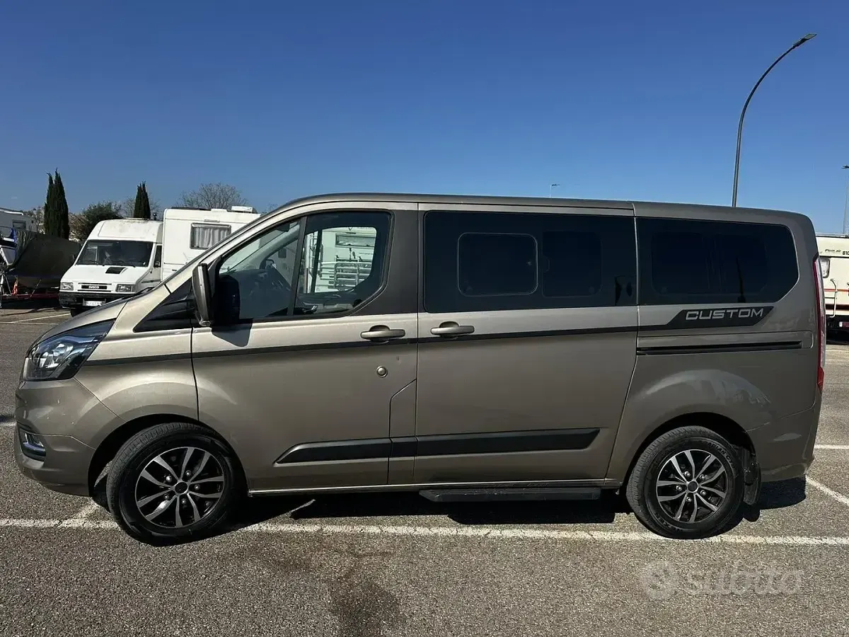 Usata Ford Tourneo Custom 170 CV (125 kW) 2019 Marrone Furgone