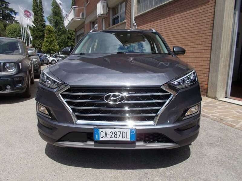 Grigio scuro Usata 2020 Hyundai Tucson SUV | 18.000 € (Buon prezzo) - Immagine 1/4