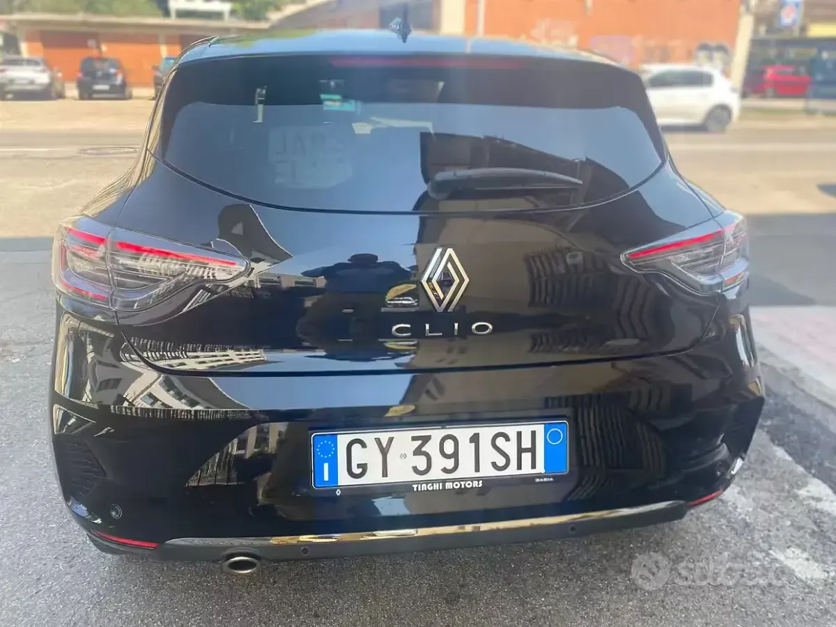 Usata Renault Clio V Esprit Alpine 91 CV (66 kW) 2025 Nero Berlina