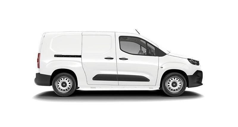 Usata Fiat Doblò 102 CV (75 kW) 2024 Bianco Monovolume