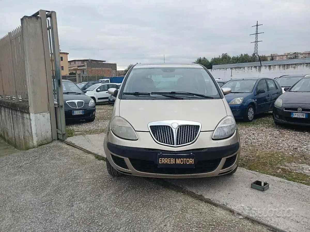 Usata Lancia Musa 95 CV (69 kW) 2007 Monovolume