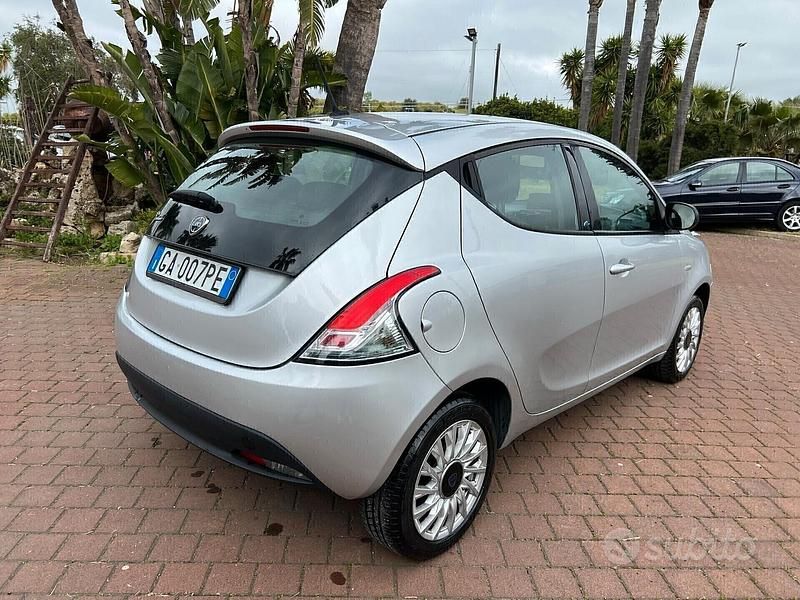 Usata Lancia Ypsilon S 69 CV (50 kW) 2020 Grigio Utilitaria
