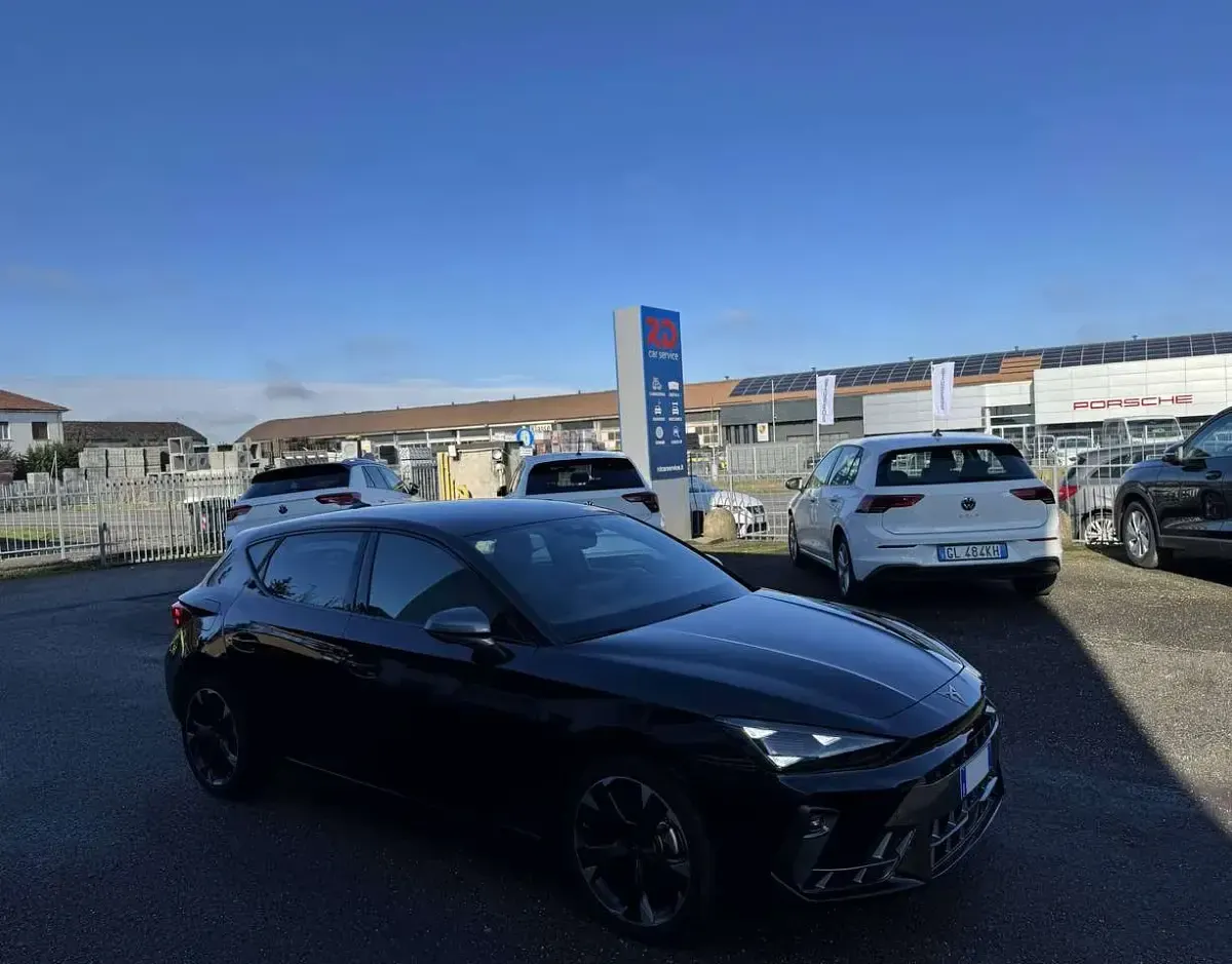 Usata Cupra Leon 150 CV (110 kW) 2025 Nero midnight Berlina