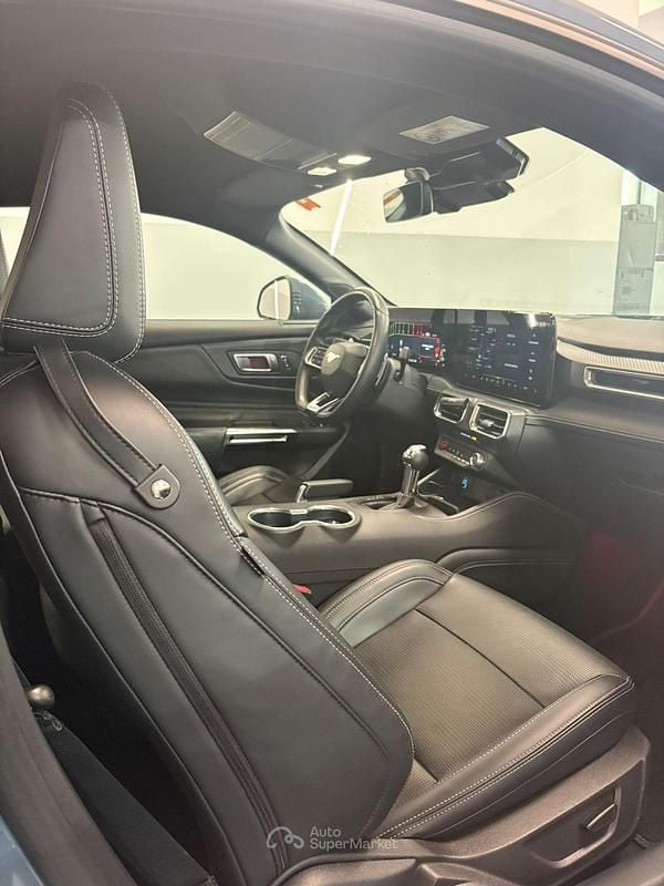 Usata Ford Mustang 446 CV (328 kW) 2024 Blu Coupé