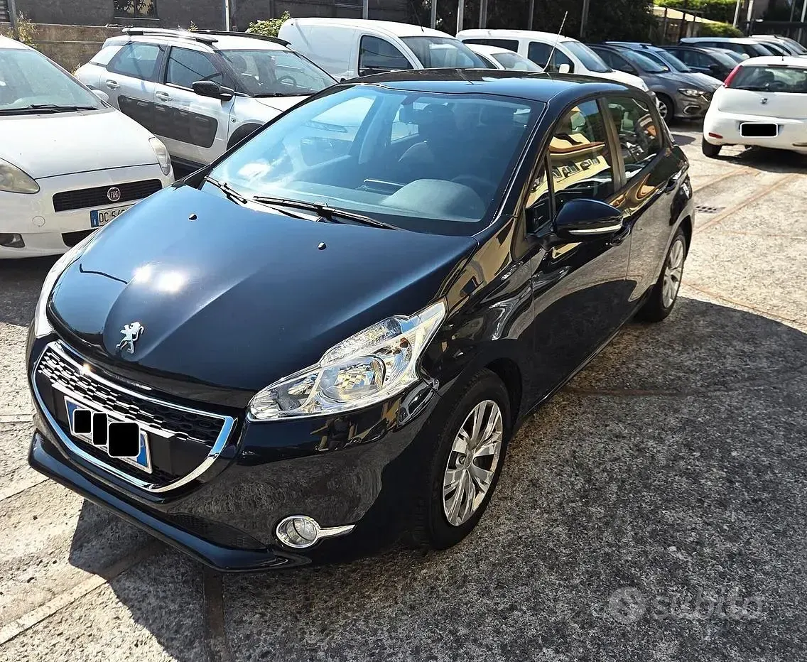 Usata Peugeot 208 68 CV (50 kW) 2015 Nero Utilitaria